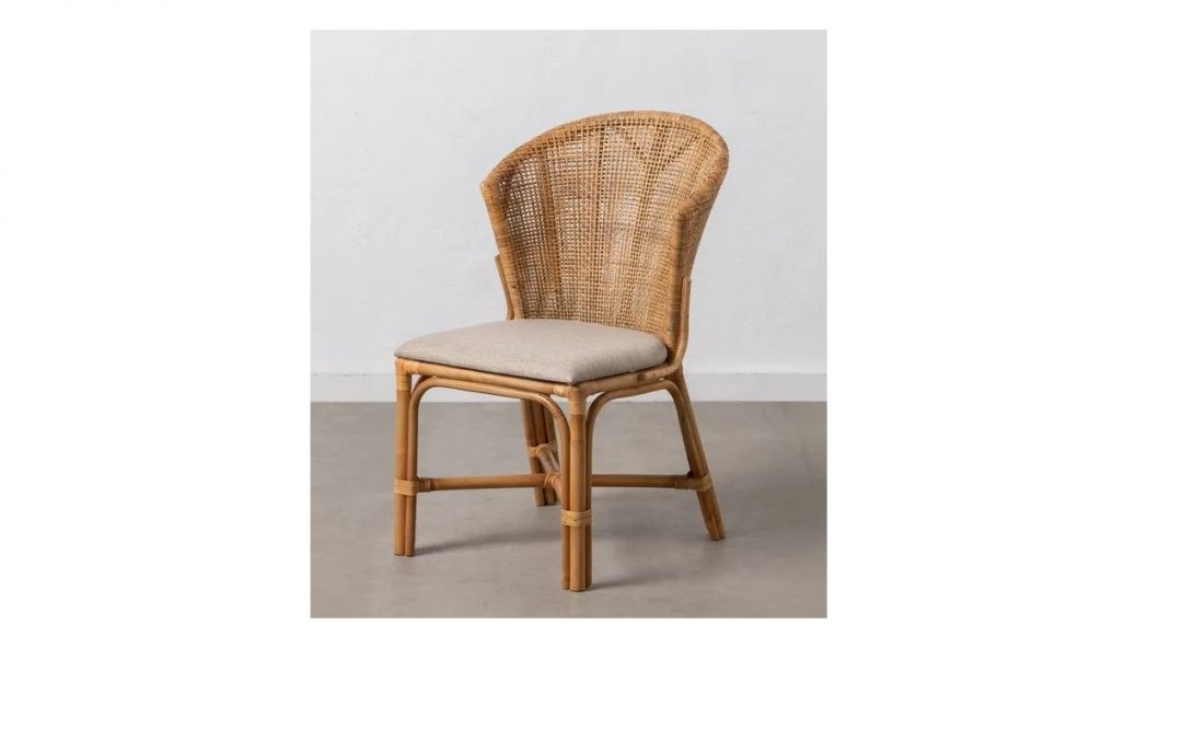 SILLA RATTÁN CON COJÍN MED: 53 X 61 X 85 CM ALTO