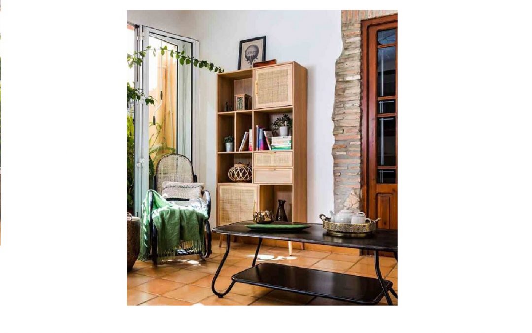 LIBRERÍA MADERA Y REJILLA 2 PUERTAS 2 CAJONES Y 6 HUECOS MED: 90 X 37 X 189 CM ALTO