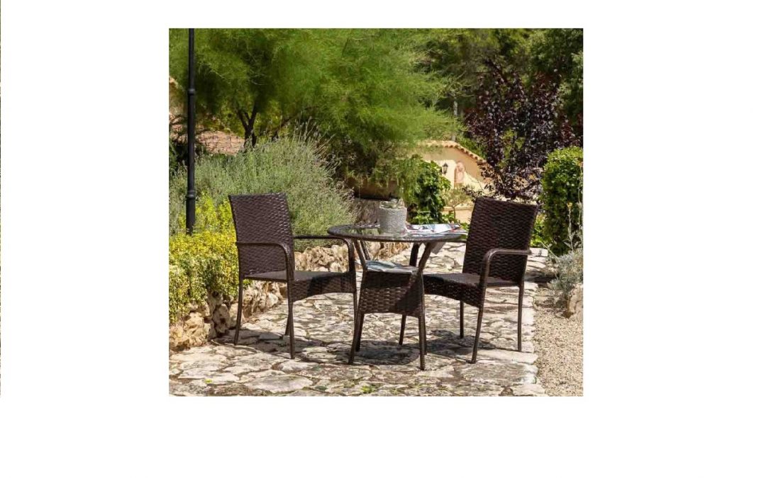 CONJUNTO DE MESA Y 2 SILLAS MEDIDAS MESA: 75 X 75 X 71 CM ALTO MEDIDAS SILLA: 43 X 43 X 84 CM ALTO