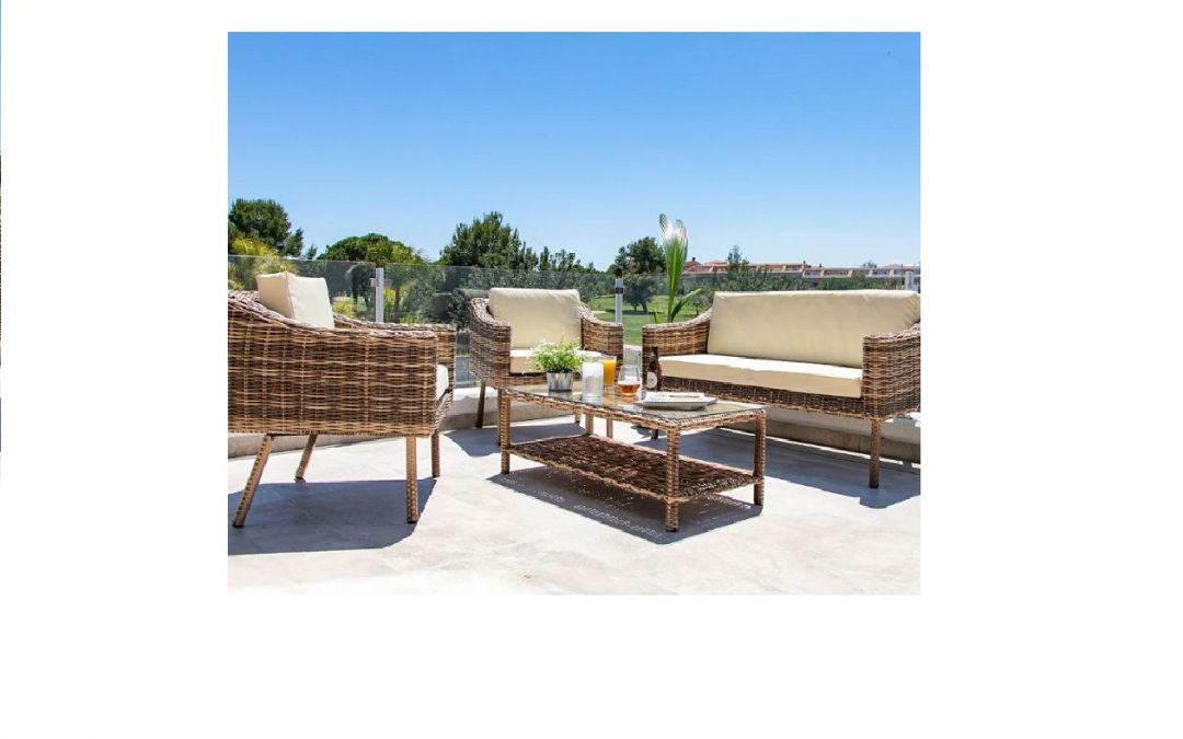 CONJUNTO DE JARDÍN COMPUESTO POR: SOFÁ, 2 SILLONES Y MESA MEDIDAS SOFÁ: 136 X 66 X 73 CM ALTO MEDIDAS SILLÓN: 71 X 66 X 73 MEDIDAS MESA: 100 X 50 X 36 CM ALTO