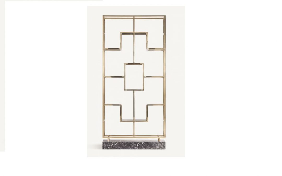 ESTANTERÍA ACERO COLOR DORADO CON DETALLES EN VIDRIO PIÉ DE MÁRMOL NEGRO MED: 108 X 30 X 230 CM ALTO
