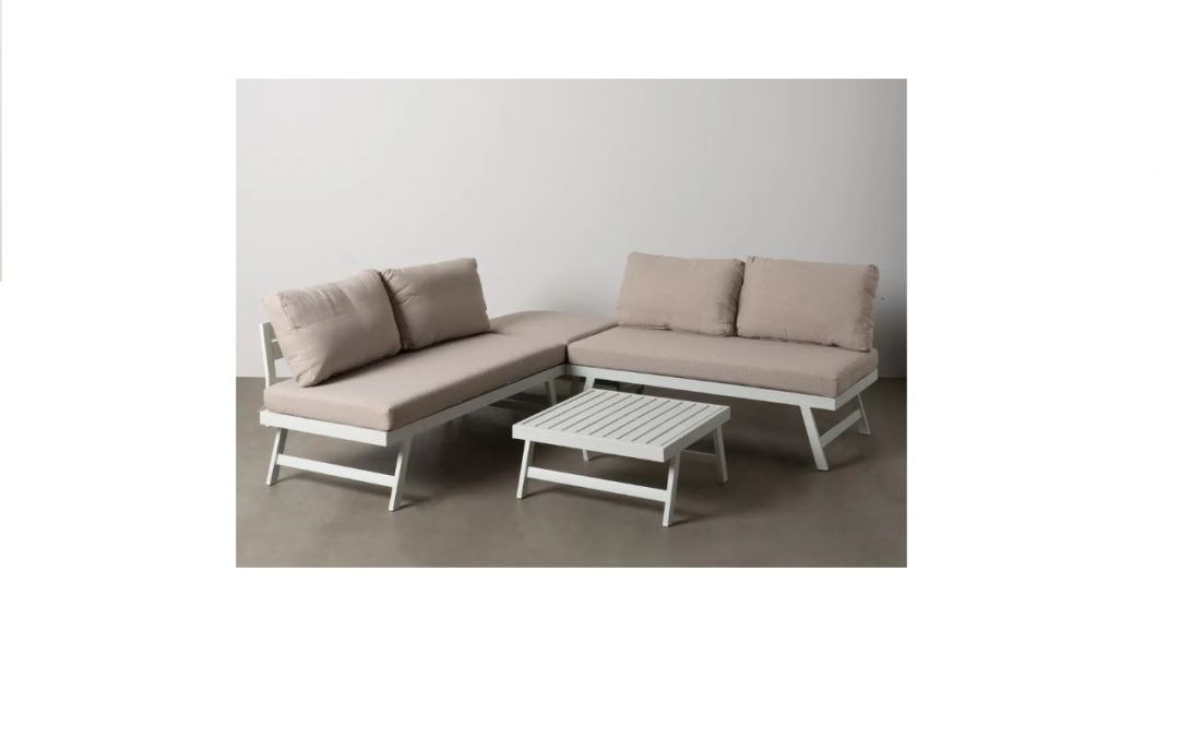 CONJUNTO DE JARDÍN ALUMÍNIO COLOR BLANCO COMPUESTO POR: 2 SOFÁS (130 X 71,5 X 76 CM ALTO) + 1 ESQUINERO AJUSTABLE (64,5 X 64,5 X 76 CM ALTO) + MESA DE CENTRO (70 X 70 X 35 CM ALTO) TEJIDO 100% OLEFINA CON RELLENO DE ALGODÓN Y FIBRA DESENFUNDABLE