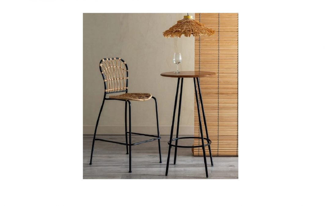 TABURETE ALTO DE EXTERIOR POLIETILENO Y ACERO MED: 60 X 61 X 117 CM ALTO