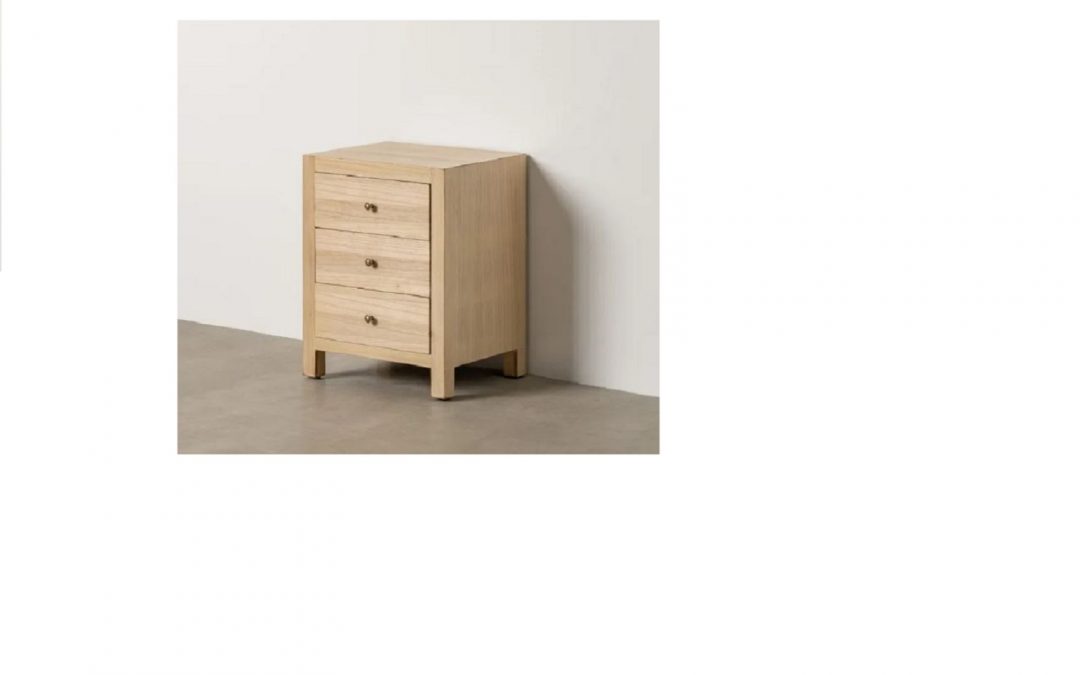 MESITA 3 CAJONES MADERA MINDI NATURAL MED: 43 X 34 X 55 CM ALTO