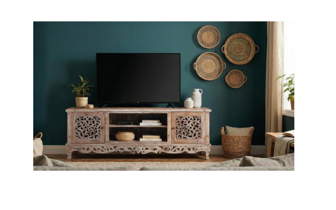 MUEBLE T.V. 2 PUERTAS 2 HUECOS MADERA DE TECA ACABADO BLANCO LAVADO TALLADO A MANO EN PUERTAS Y CENEFA INFERIOR MED: 190 X 42 X 64 CM ALTO