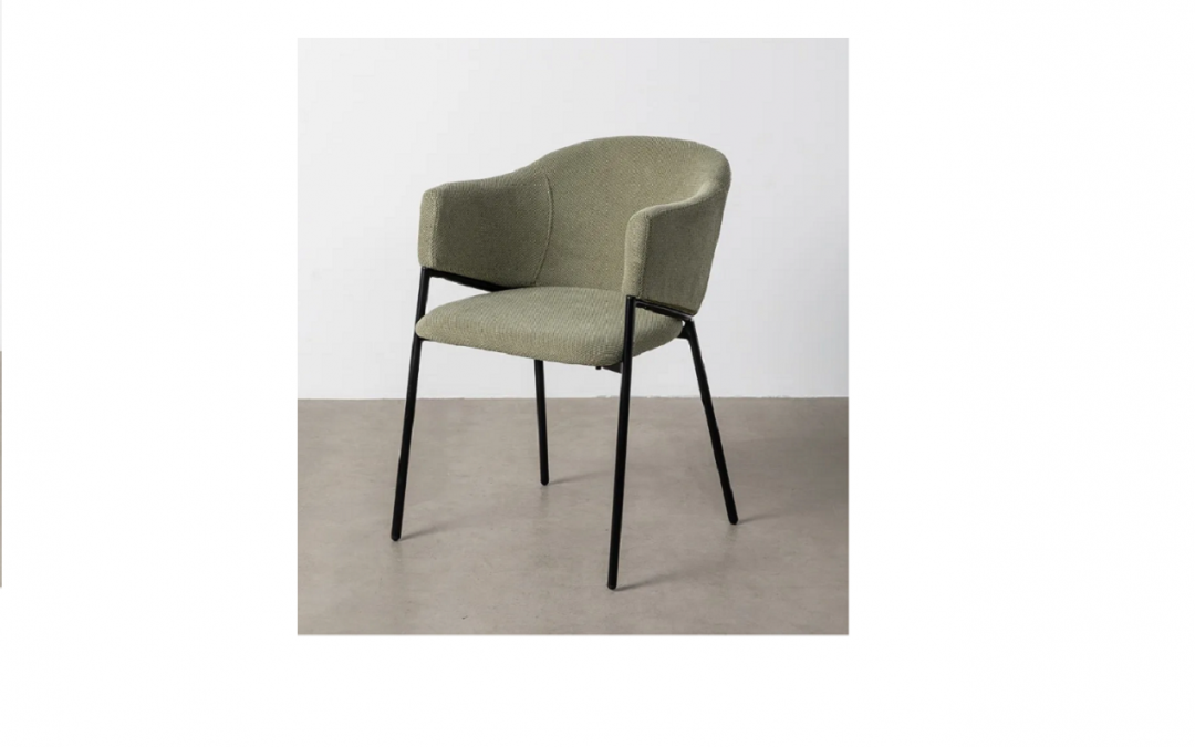 SILLA TAPIZADA COLOR VERDE Y PATAS METÁLICAS MED: 54 X 60 X 78 CM ALTO