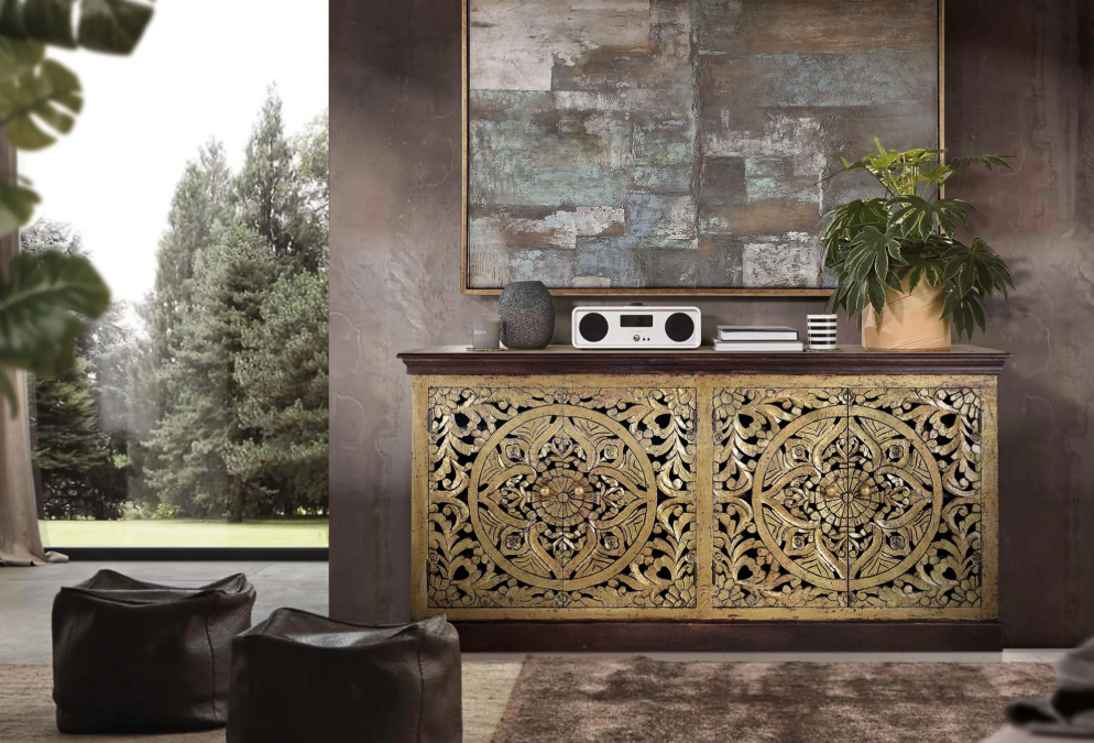 APARADOR 4 PUERTAS MADERA DE MANGO MACIZO CON PUERTAS TALLADAS A MANO Y RECUBIERTAS DE PAN DE ORO CON ESTANTES INTERIORES MED: 180 X 46 X 90 CM ALTO