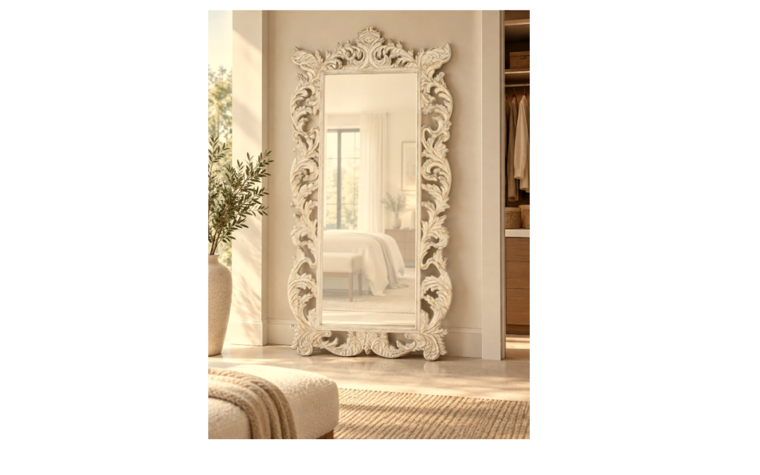 ESPEJO MADERA DE MANGO COLOR BLANCO ENVEJECIDO CON REFLEJOS DORADOS ESTILO ÉTNICO TALLADO MED: 88 X 3,5 X 178 CM ALTO